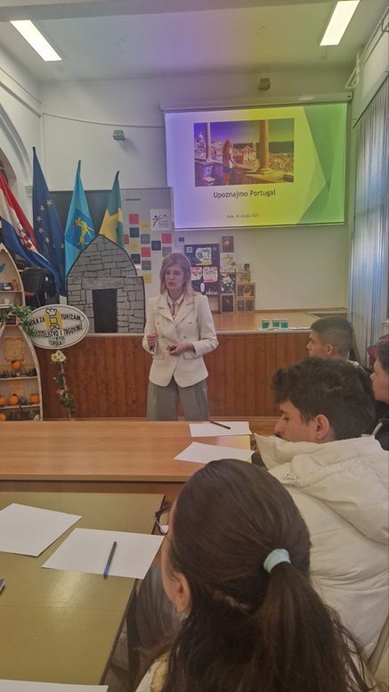 A person standing in front of a classroomAI-generated content may be incorrect.